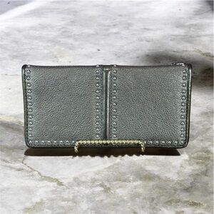 BRIGHTON Pretty Tough Collection
WALLET Leather, Studded Organizer Wallet. EUC⭐️